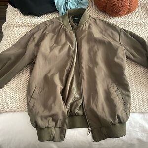 Forever 21 green bomber jacket